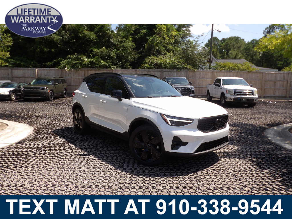 New 2026 Volvo XC40 B5 Ultra Black Edition SUV