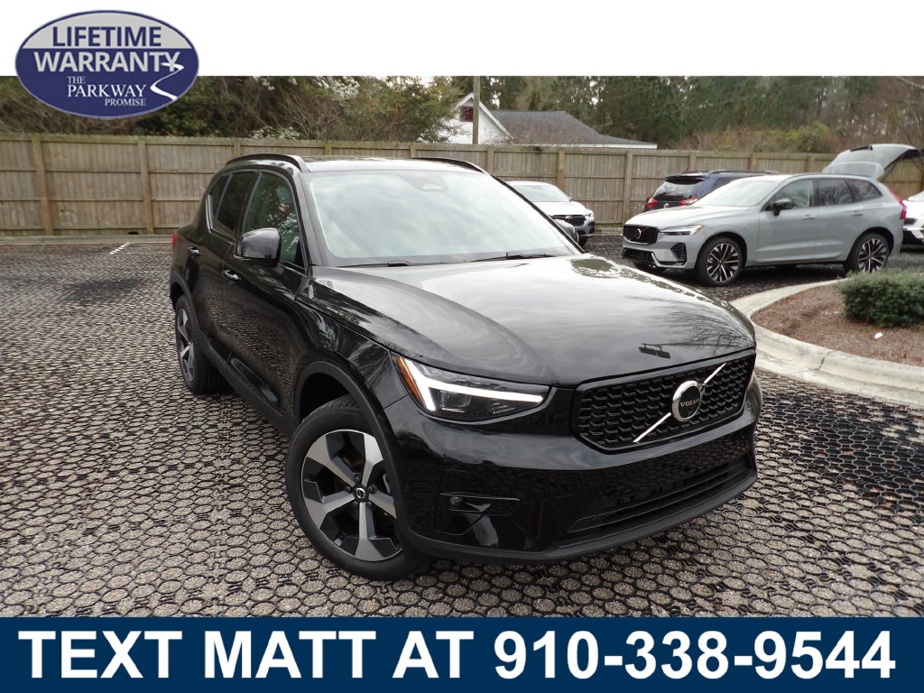 2026 Volvo XC40 B5 Plus AWD SUV