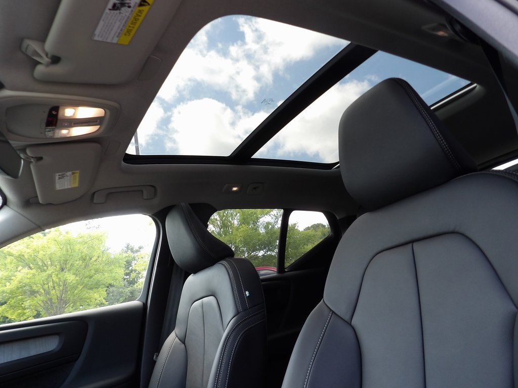 2026 Volvo XC40 Plus - Photo 21
