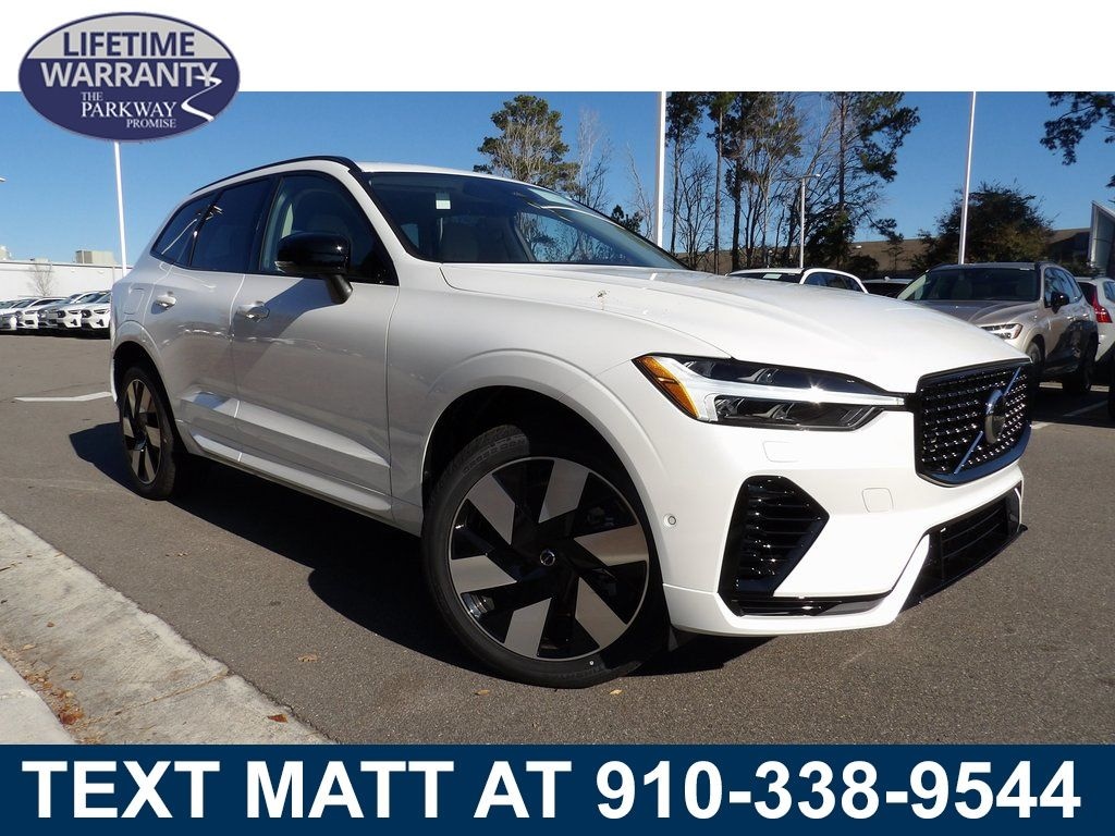 New 2025 Volvo XC60 plug-in hybrid T8 Plus SUV
