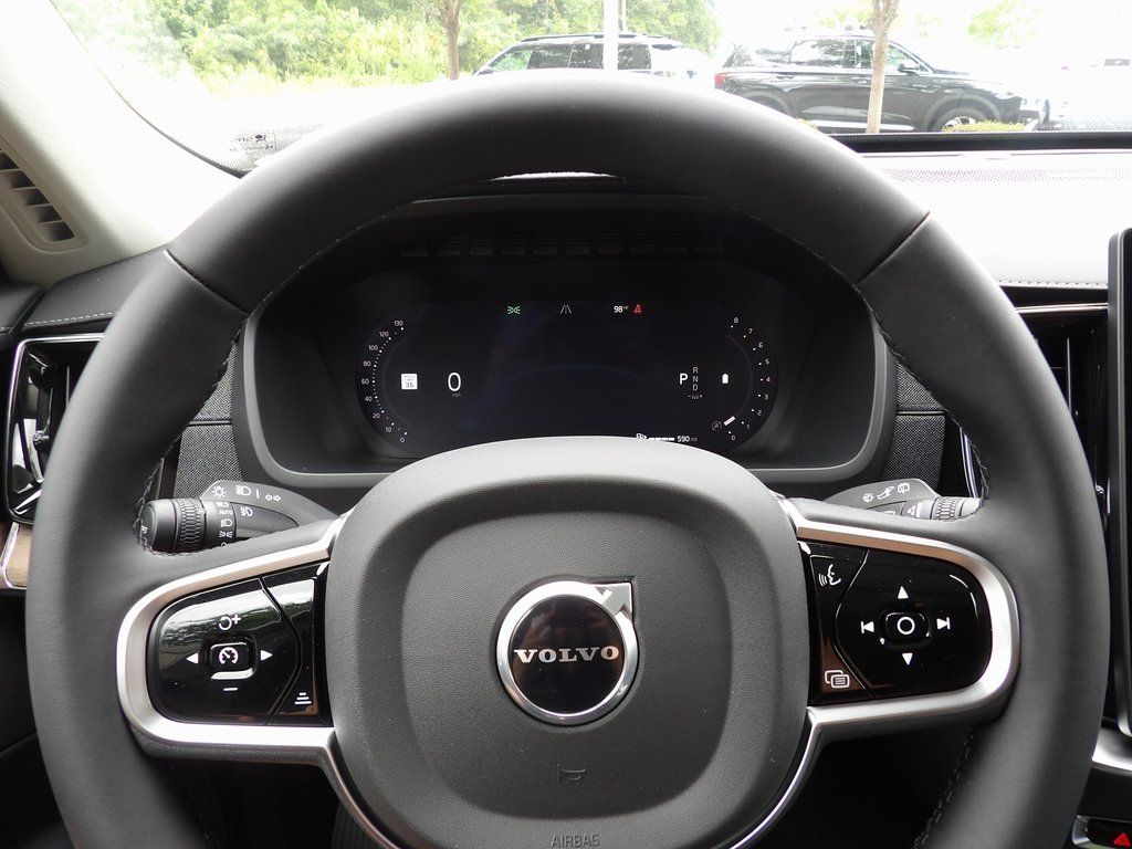 2026 Volvo XC90 Plus - Photo 15