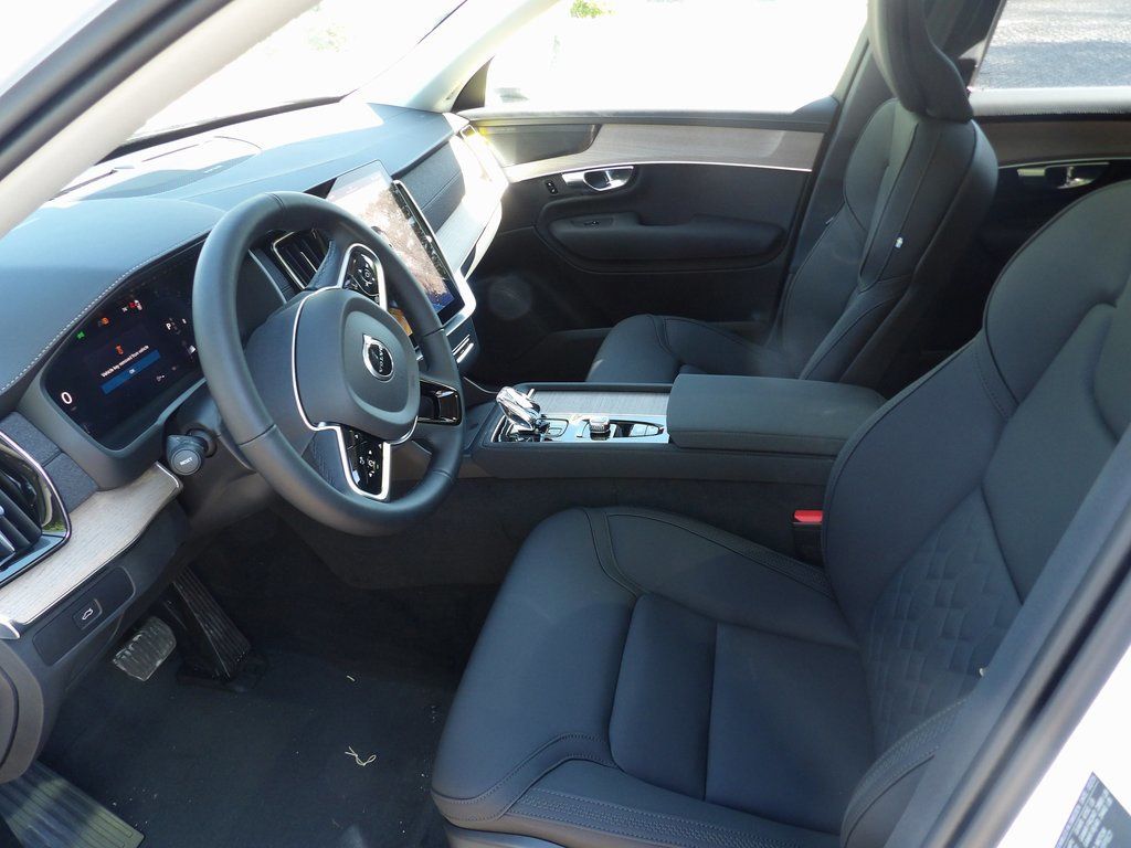 2025 Volvo XC90 Plus - Photo 9