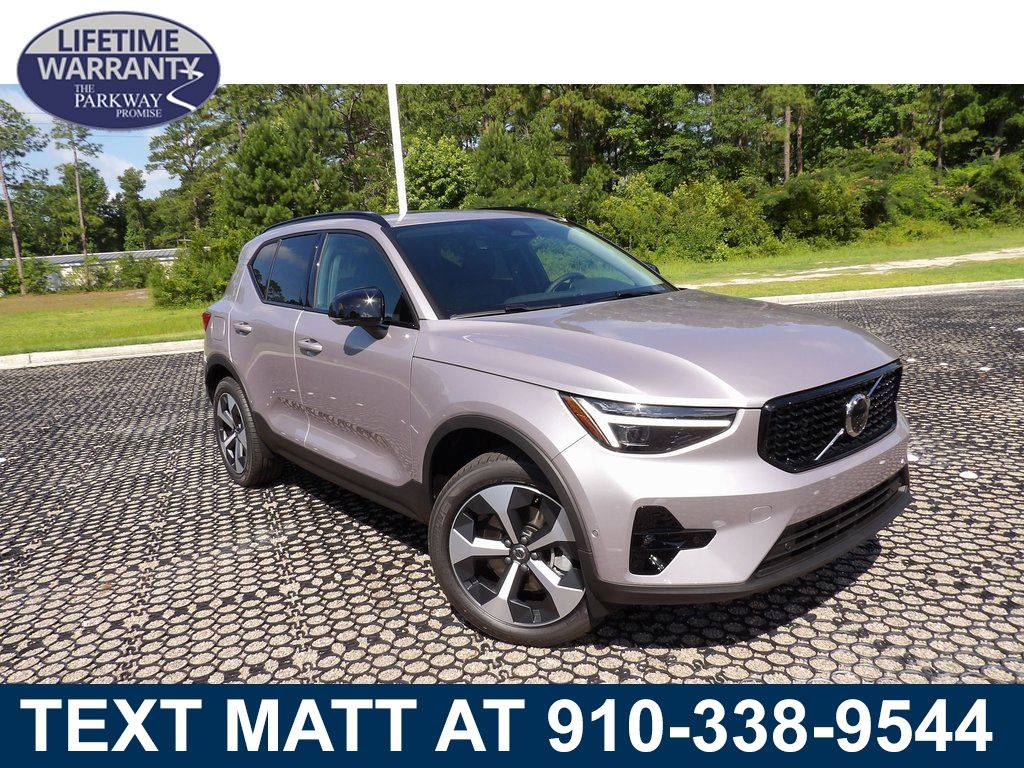 2026 Volvo XC40 Plus's photo