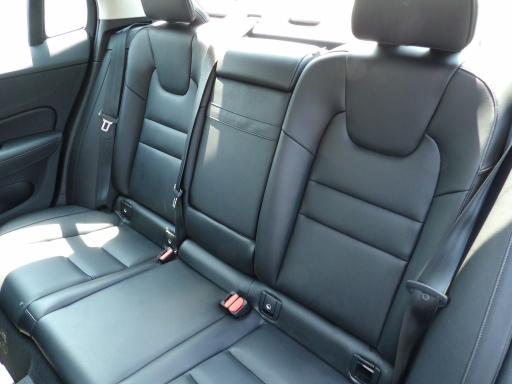 2025 Volvo S60 Core - Photo 24