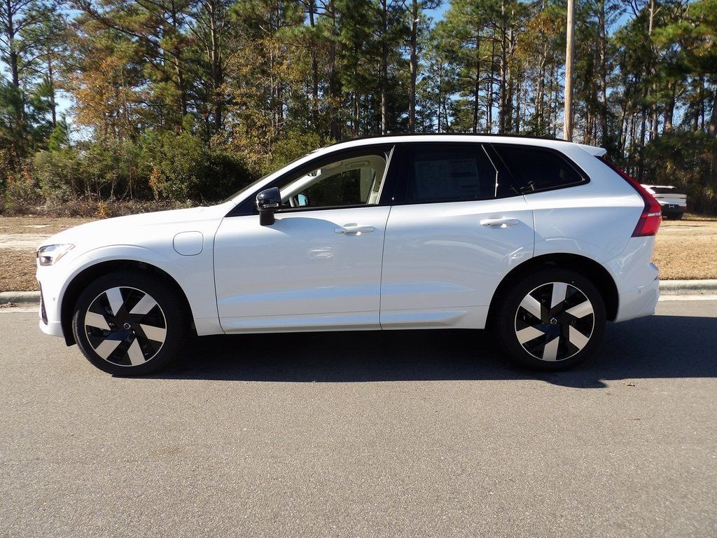 New 2025 Volvo XC60 plug-in hybrid T8 Plus SUV
