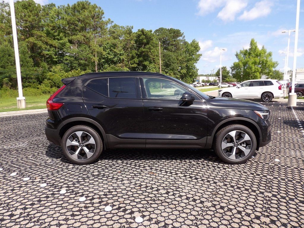 New 2026 Volvo XC40 B5 Plus SUV