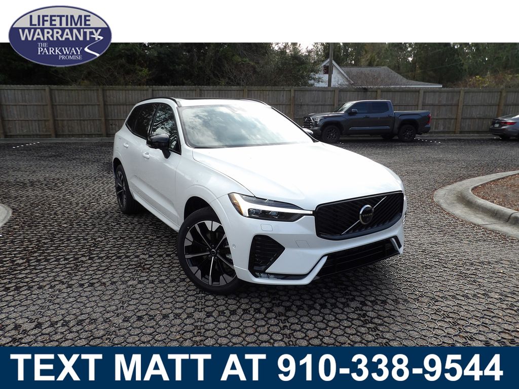 2026 Volvo XC60 Plus's photo