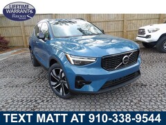 2025 Volvo XC40 B5 Ultra Dark Theme SUV