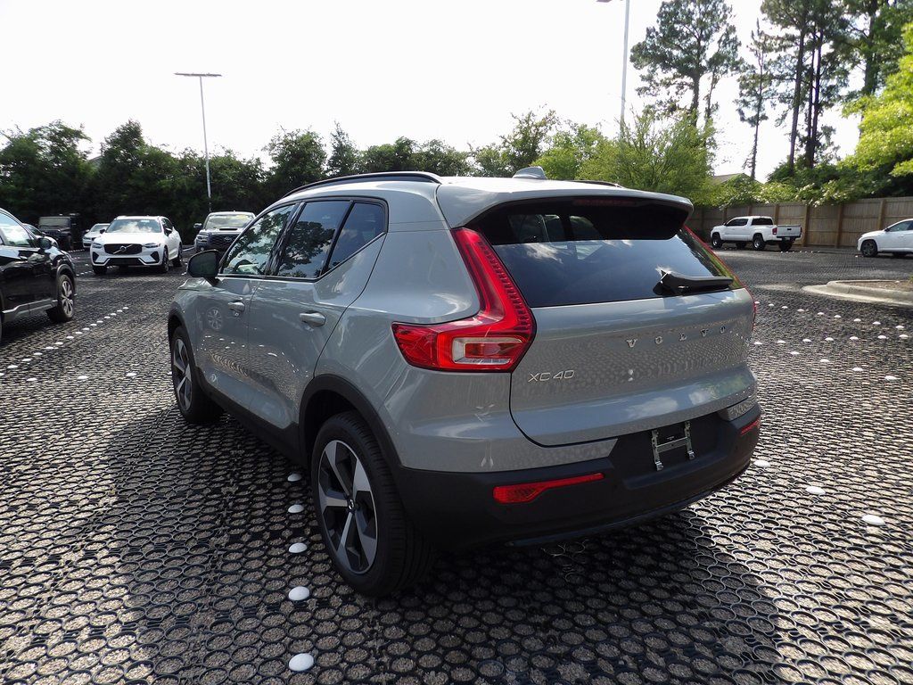 2026 Volvo XC40 Plus - Photo 8