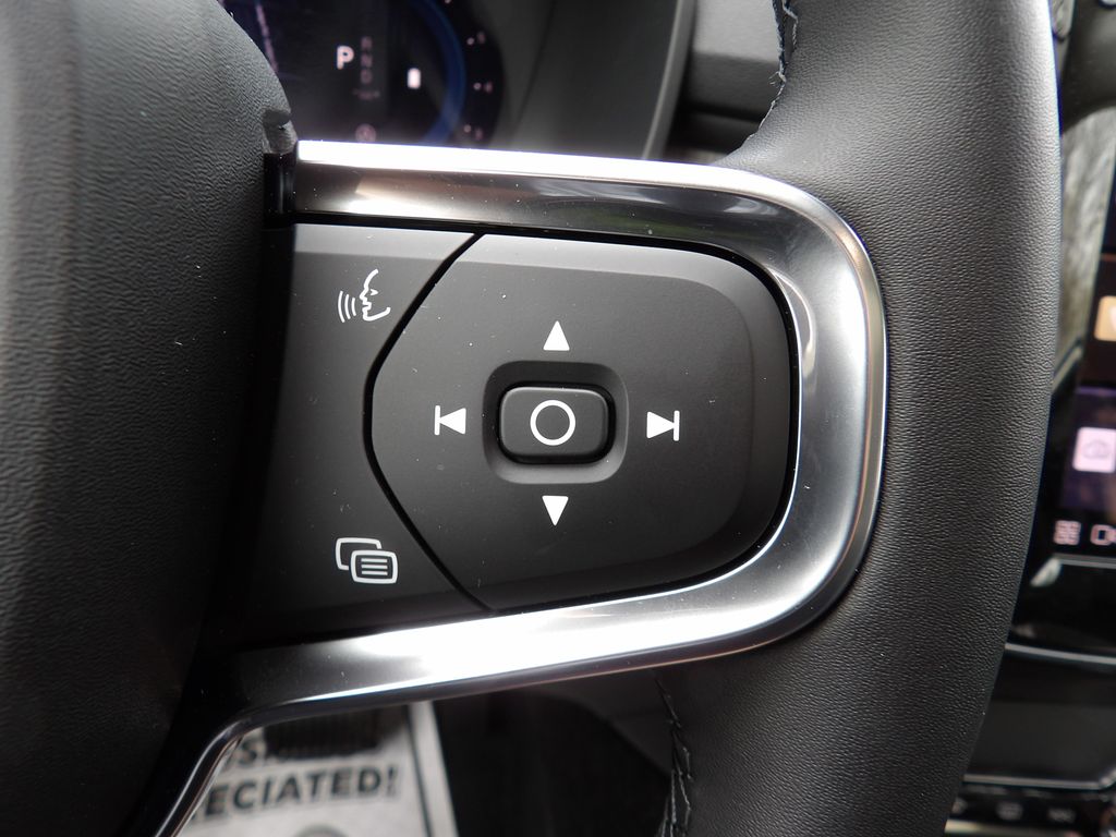 2025 Volvo XC40 Ultra - Photo 18