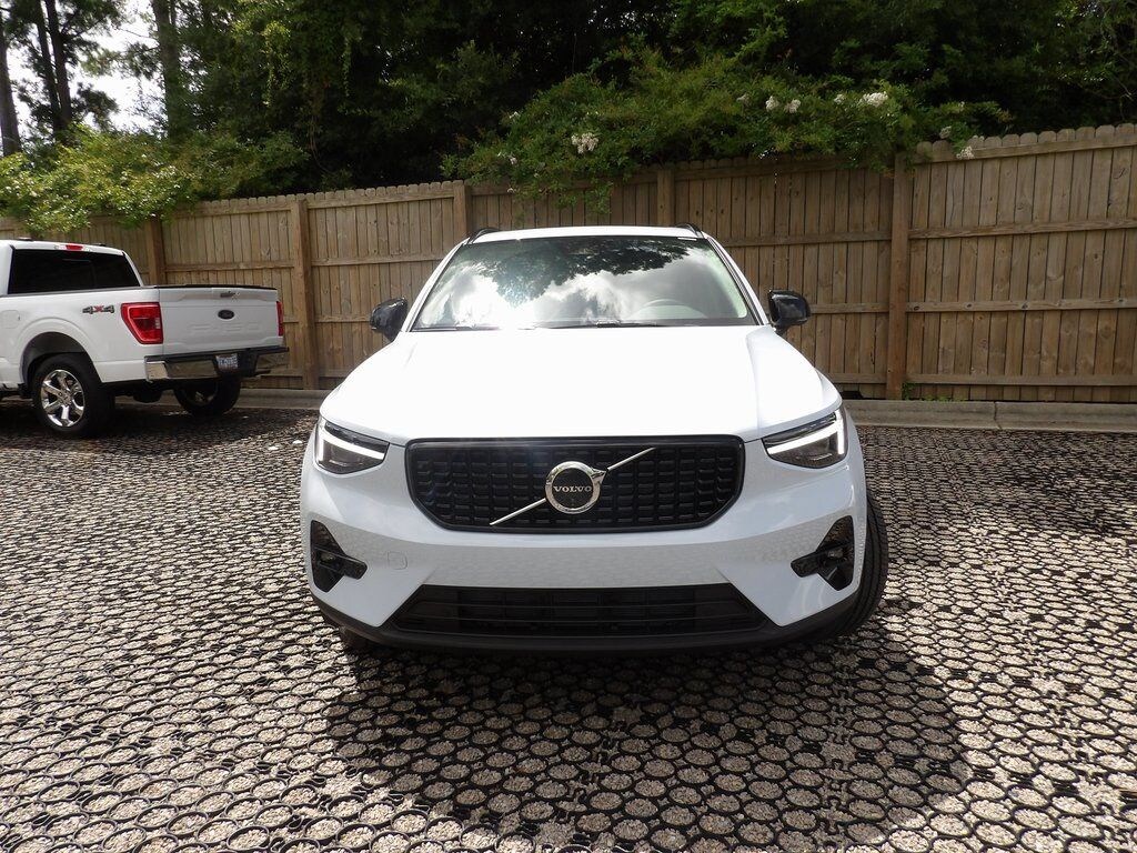 New 2026 Volvo XC40 B5 Plus SUV