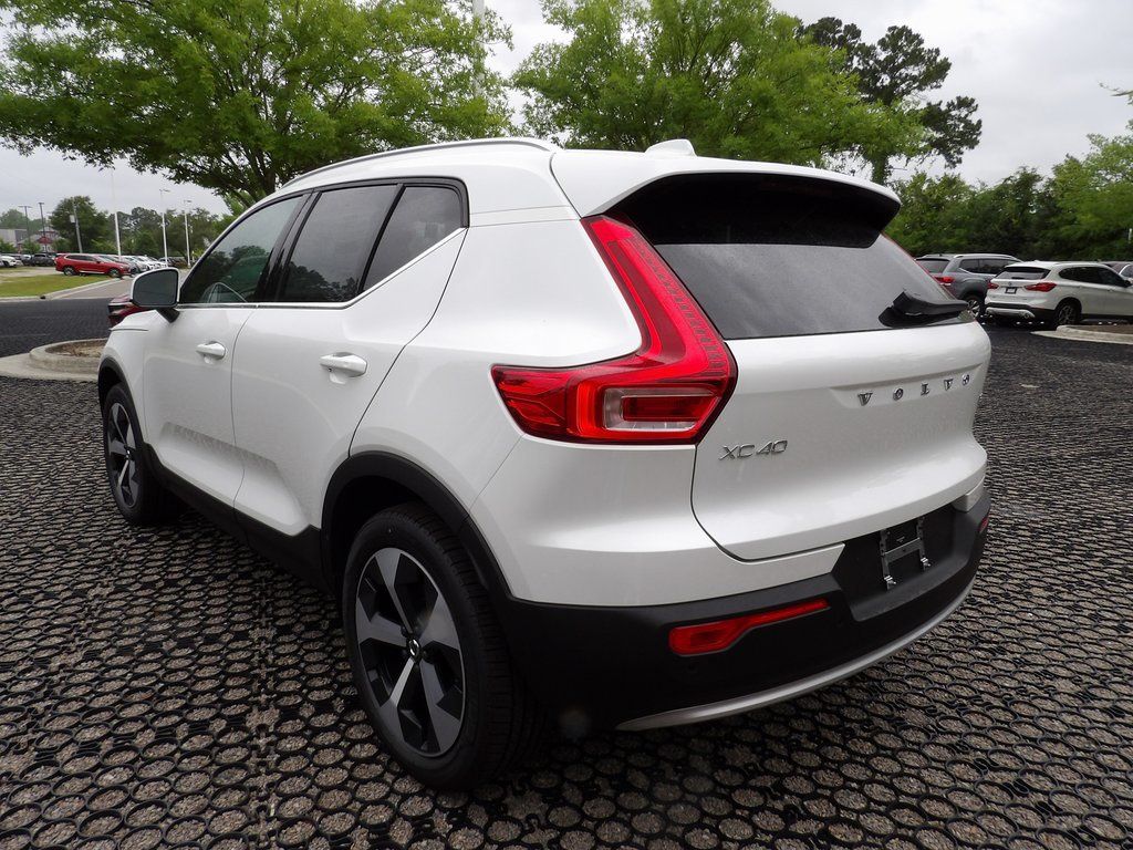2025 Volvo XC40 Core - Photo 8
