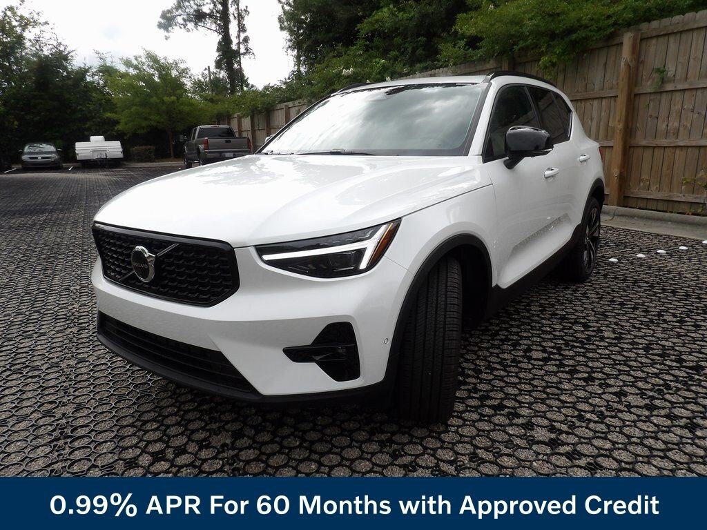 New 2026 Volvo XC40 B5 Plus SUV
