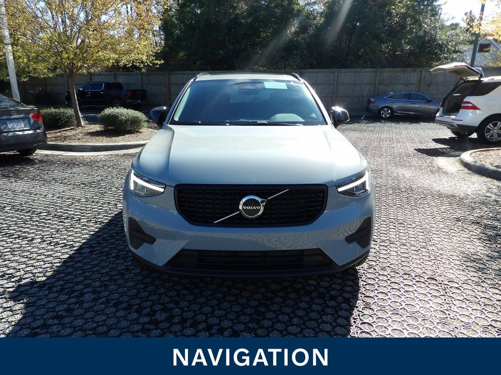 New 2026 Volvo XC40 B4 Core SUV