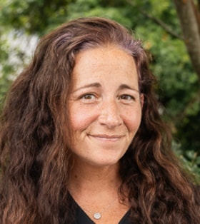 Staff member Katy Mills from ID_56e878a4fc26