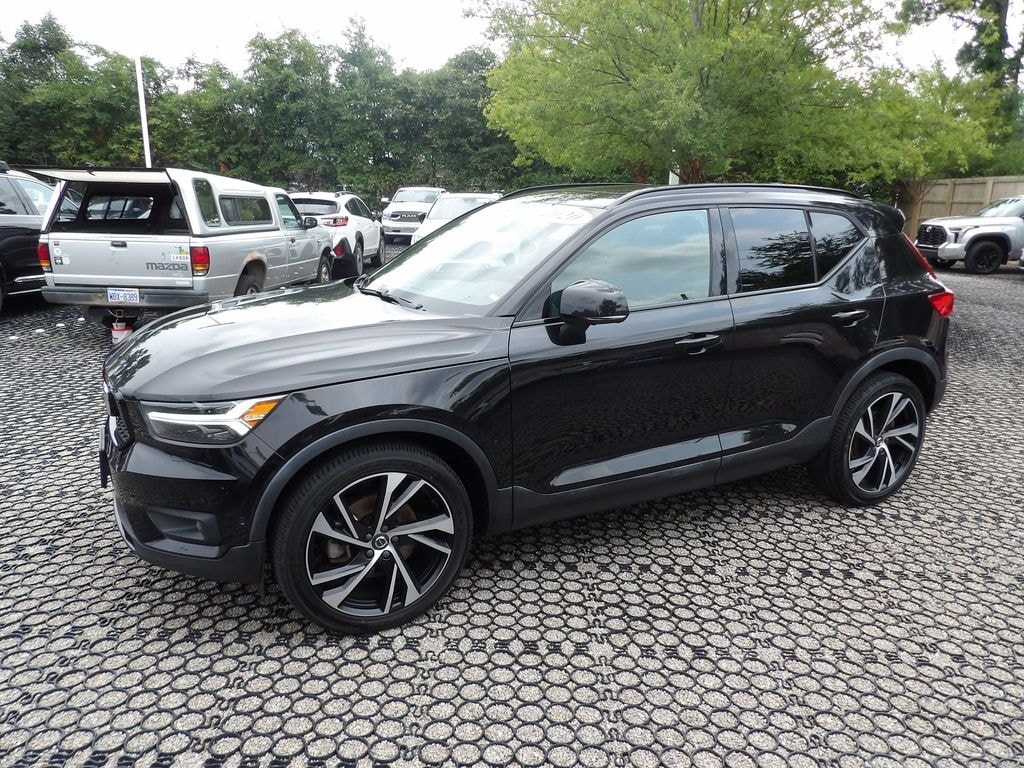 Used 2020 Volvo XC40 R-Design SUV