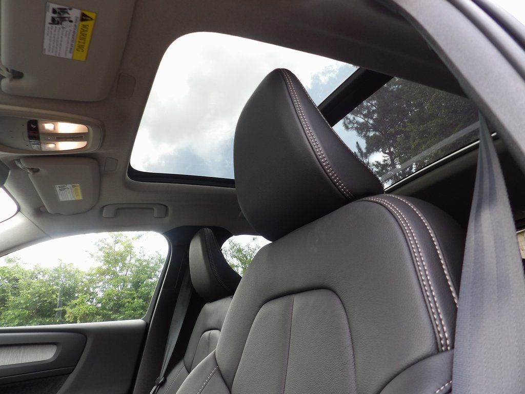2026 Volvo XC40 Plus - Photo 19