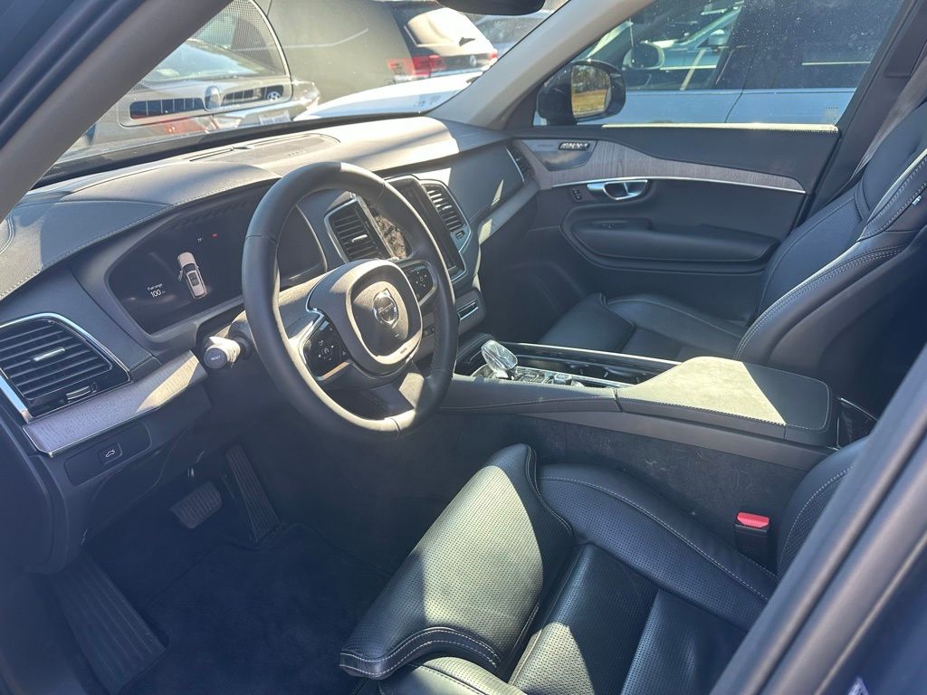 2025 Volvo XC90 photo 3