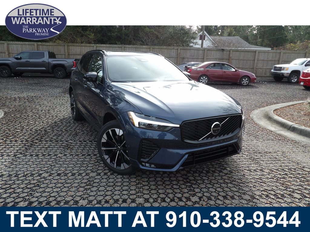 2026 Volvo XC60 Plus's photo