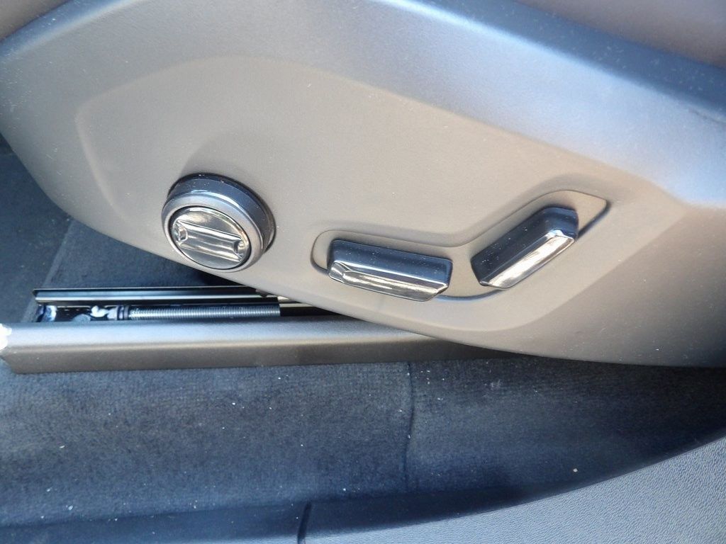 2025 Volvo XC90 Plus - Photo 10