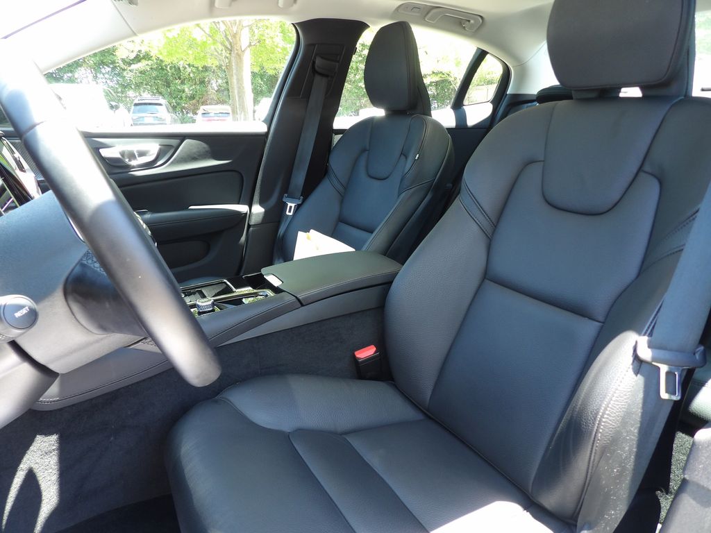 2025 Volvo S60 Plus - Photo 10