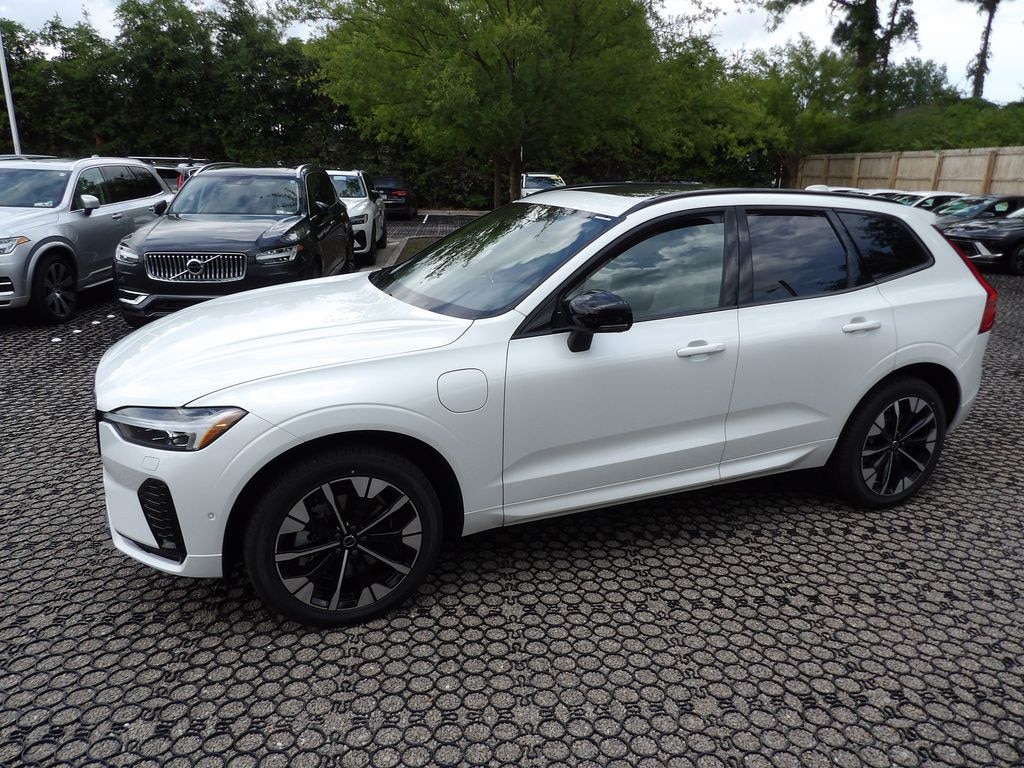 New 2026 Volvo XC60 plug-in hybrid T8 Plus SUV