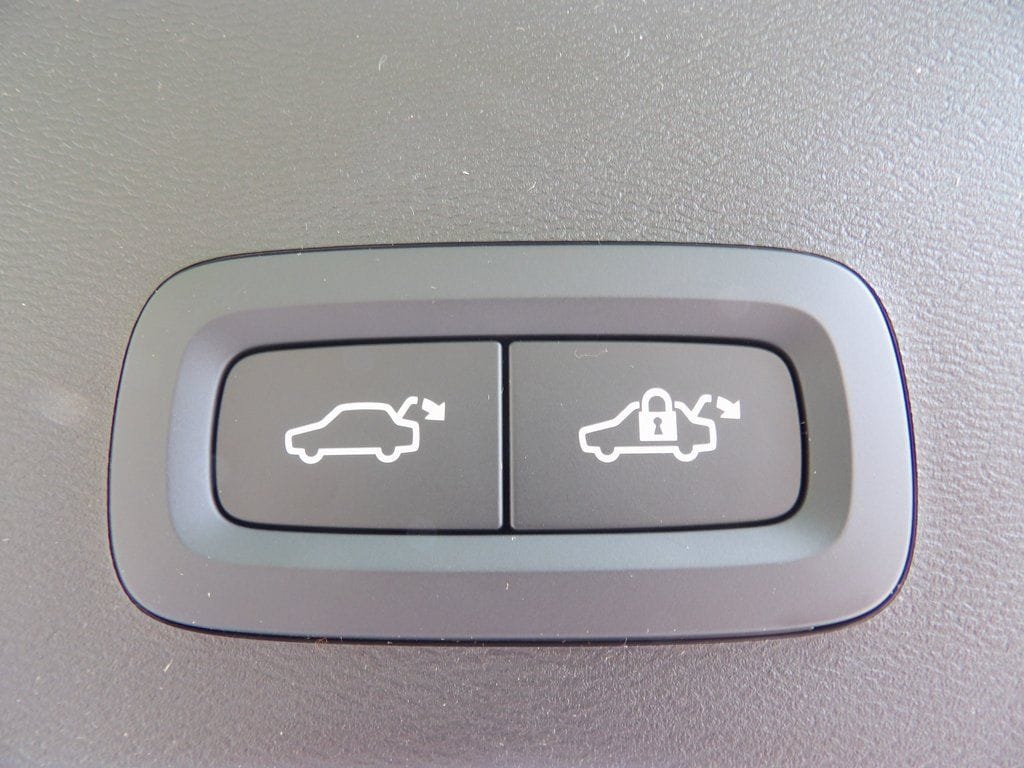 2026 Volvo XC40 Plus - Photo 22