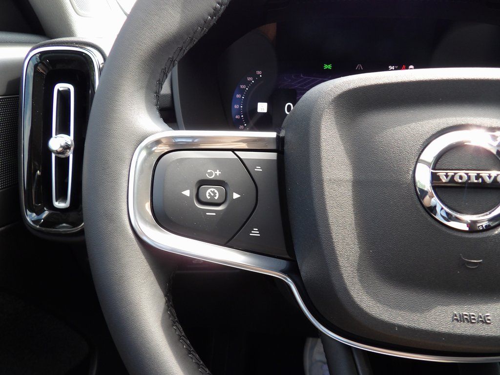 2026 Volvo XC40 Plus - Photo 15