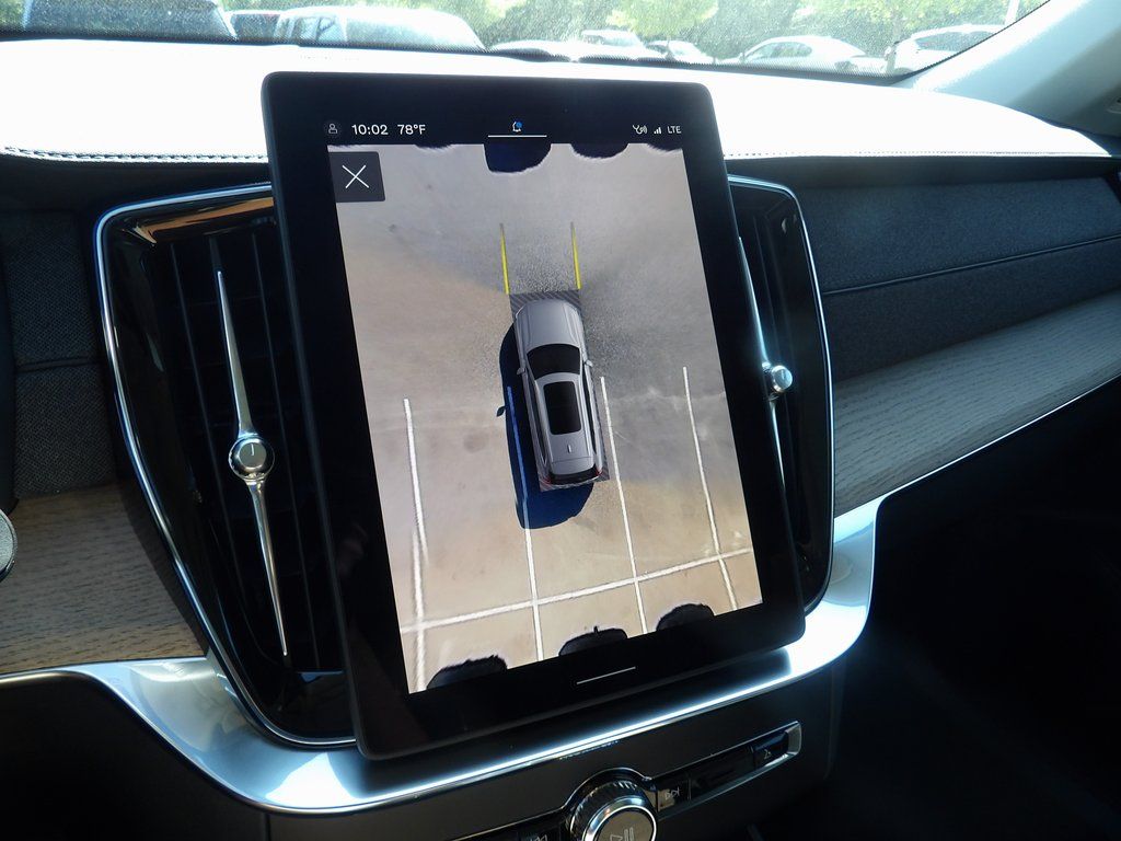 2025 Volvo XC90 Plus - Photo 26