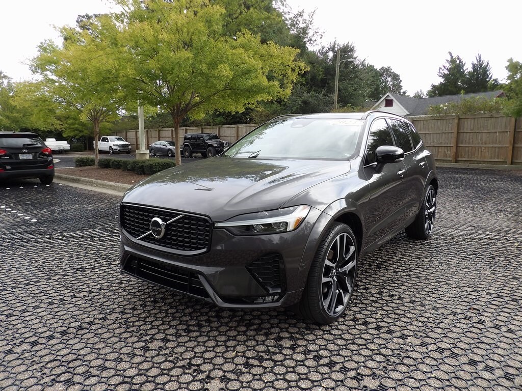 2024 Volvo XC60 B5 Ultimate photo 2