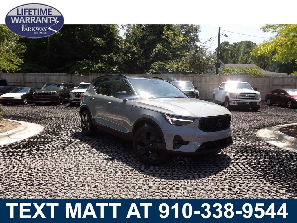 New 2026 Volvo XC40 B5 Ultra Black Edition SUV