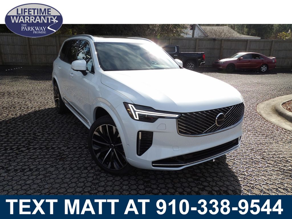 2026 Volvo XC90 Plus's photo