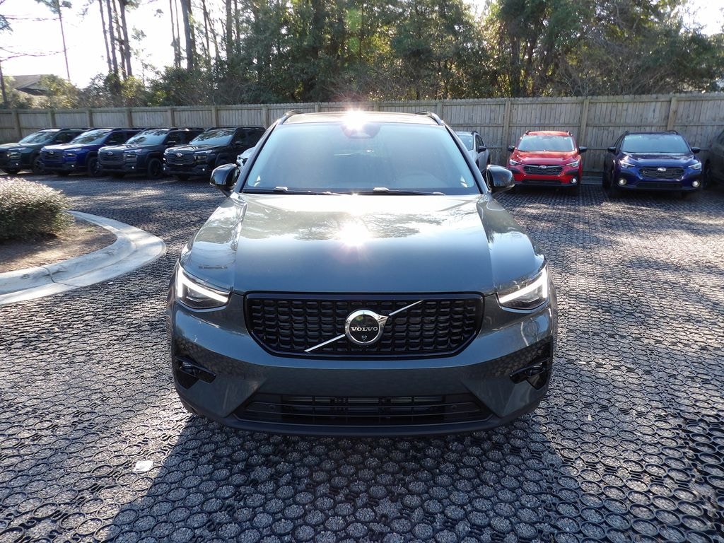 New 2026 Volvo XC40 B5 Ultra SUV