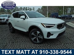 2025 Volvo XC40 B5 Plus Bright Theme SUV