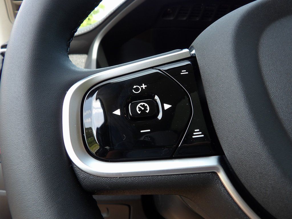 2025 Volvo XC90 Plus - Photo 23