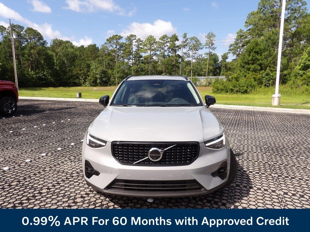 New 2026 Volvo XC40 B5 Plus SUV