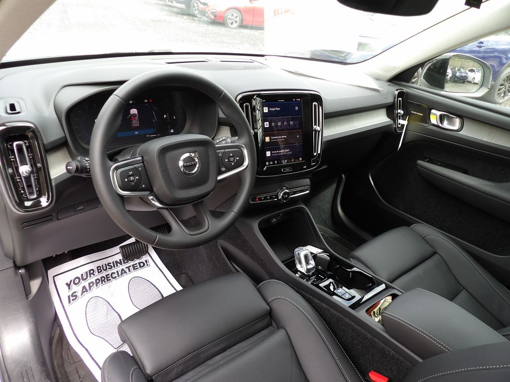 2025 Volvo XC40 Ultra - Photo 13