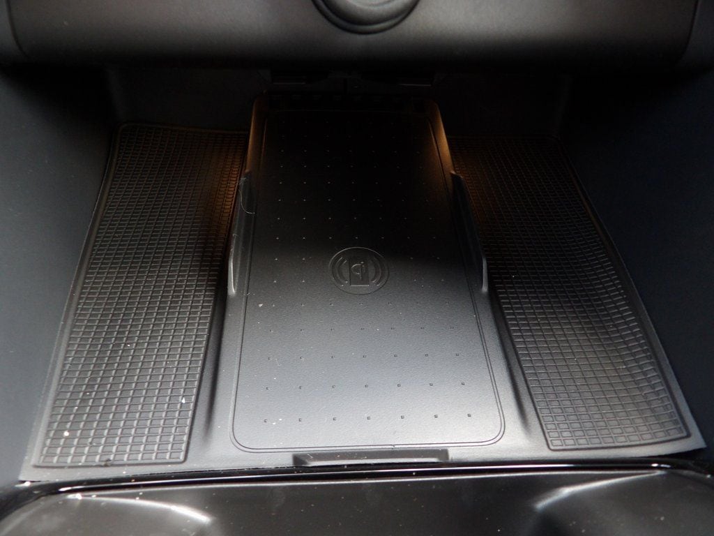 2026 Volvo XC40 Plus - Photo 20