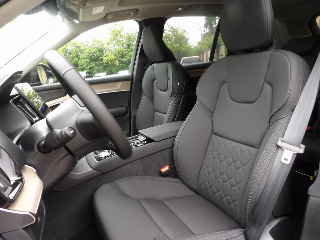 2026 Volvo XC90 Plus - Photo 10
