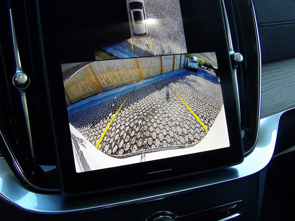 2025 Volvo XC90 Plus - Photo 27