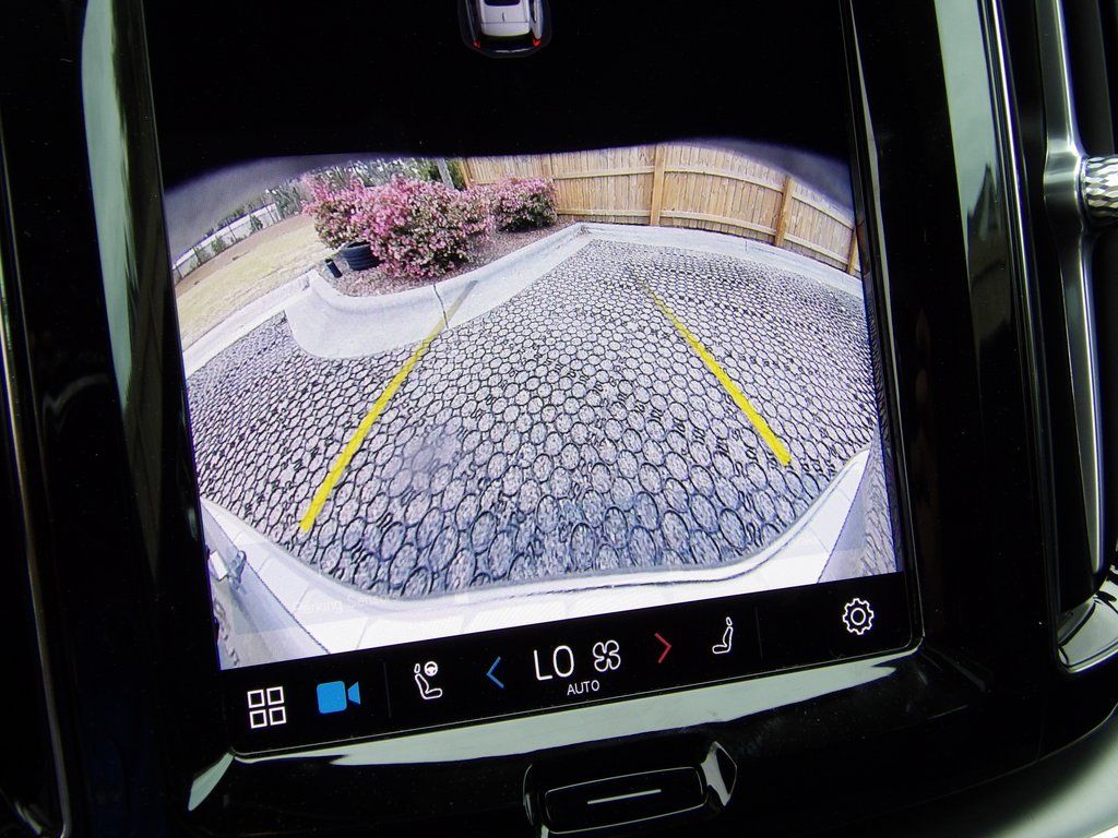 2025 Volvo XC60 Core - Photo 23