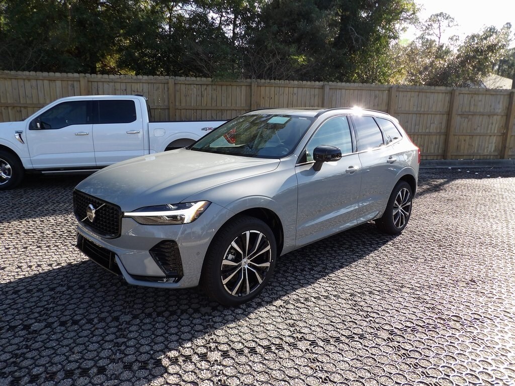 2025 Volvo XC60 B5 Plus photo 3