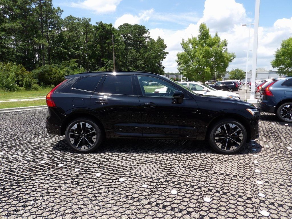 New 2026 Volvo XC60 B5 Plus SUV