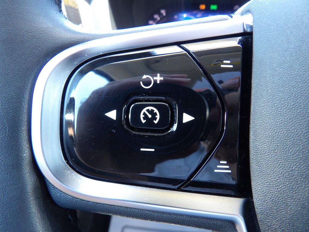 2025 Volvo S60 Plus - Photo 19