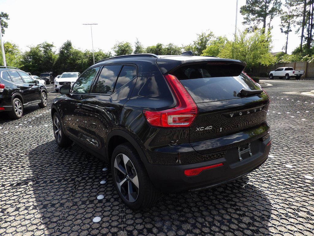2026 Volvo XC40 Plus - Photo 8