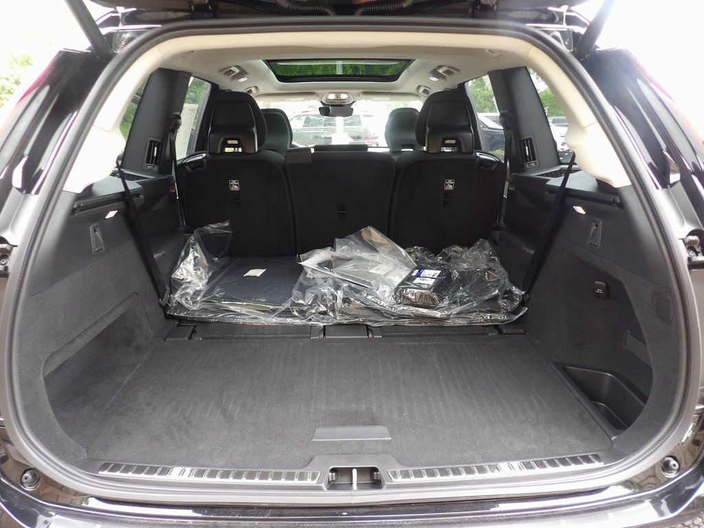 2026 Volvo XC90 Plus - Photo 24