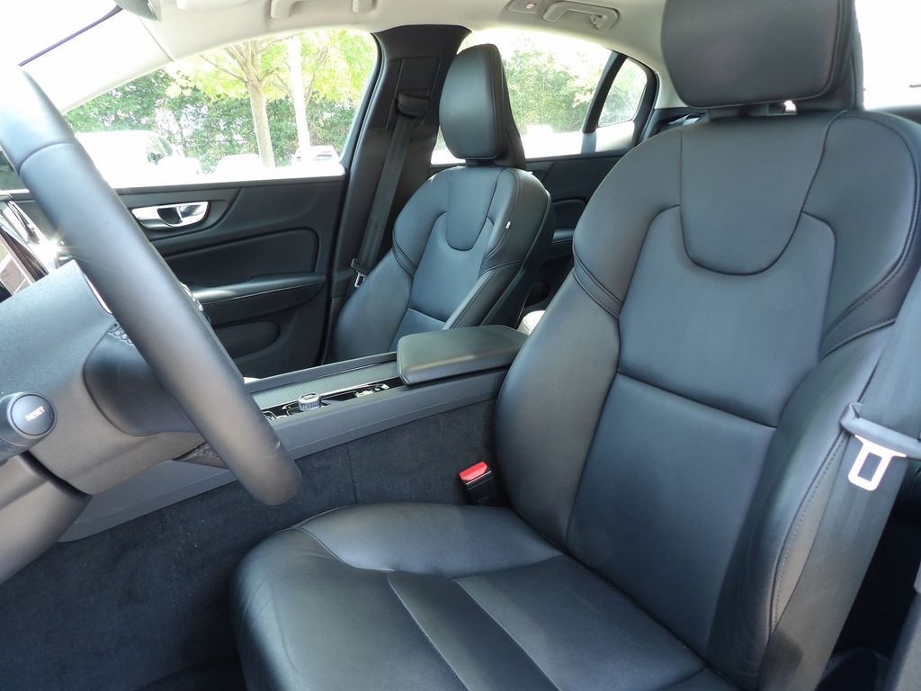 2025 Volvo S60 Core - Photo 11