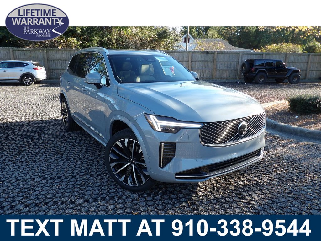 2026 Volvo XC90 Plus's photo