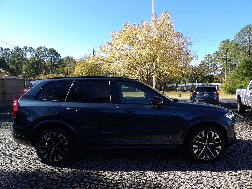 New 2026 Volvo XC90 B6 Ultra Dark Theme 6-Seater SUV