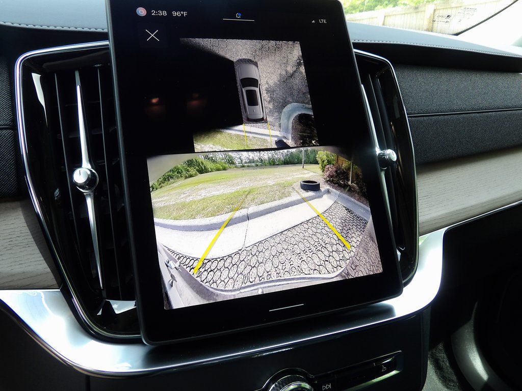 2025 Volvo XC90 Plus - Photo 28